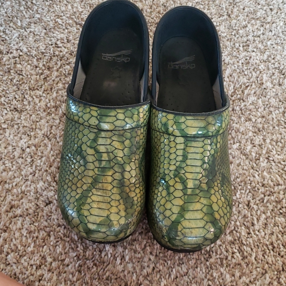 Green dansko 40 clogs